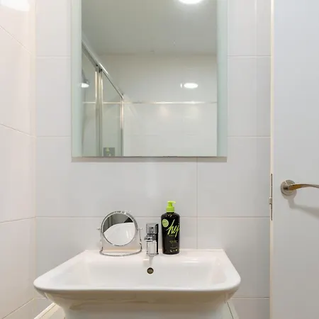 Limehome Madrid San Lorenzo Room photo